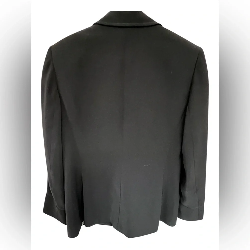 Tahari Women’s Classic Black Blazer